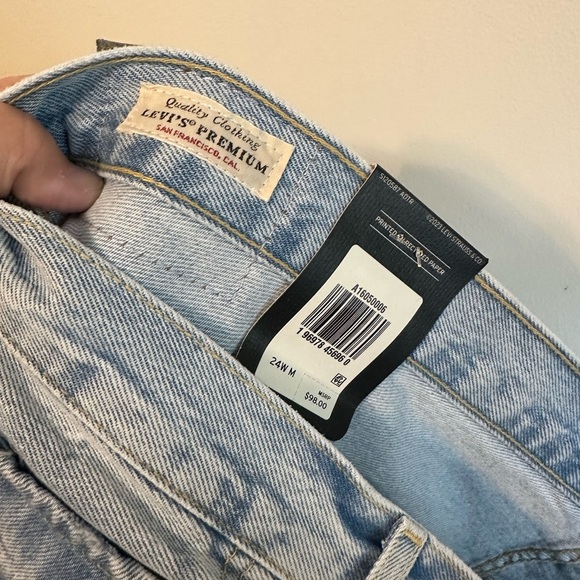 Levi’s NWT 501 90’s Mid Rise Straight Leg Light Wash Jeans Size‎ 24W Premium - Picture 3 of 4